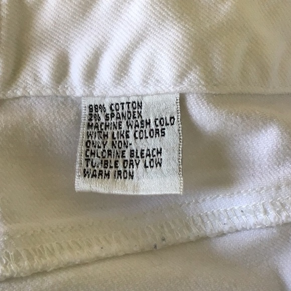 Talbots stretch white cropped jeans with snap closure details on cuffs. Size 4. - Picture 8 of 8